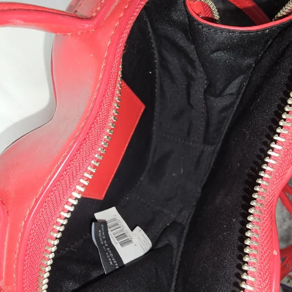 Marc Jacobs Heart Shaped purse - Picture 9 of 16